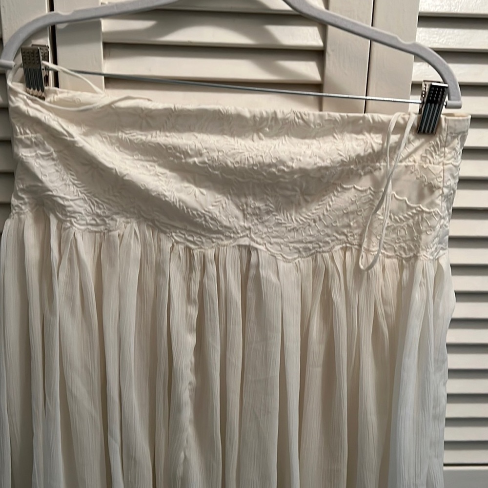 Intimately,NWT, cream,size L.